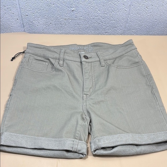 Parasuco Pants - NWOT Parasuco Women's light green Jean Shorts